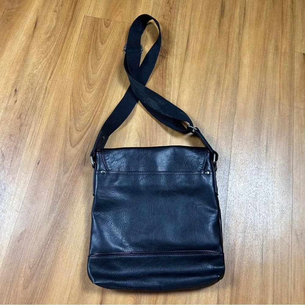Kenneth Cole Reaction Black Messenger Bag‎ with Adjustable Strap